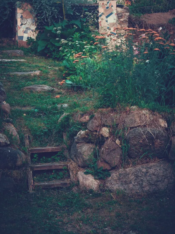 Три Галки Дом в саду