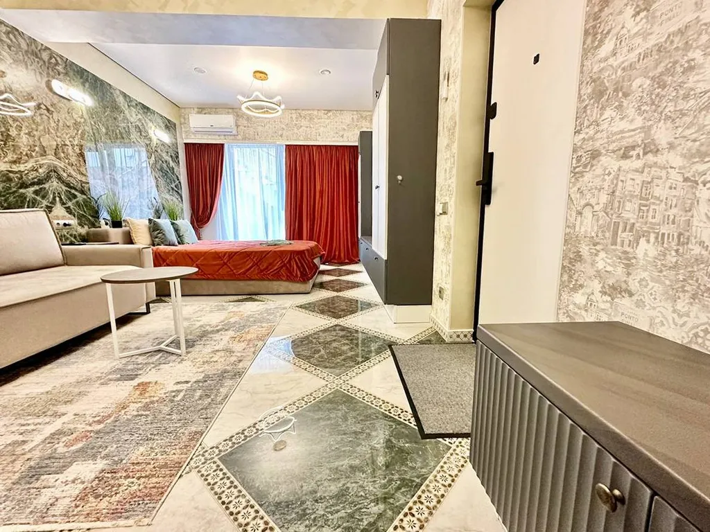 Дизайнерская студия в двух шагах от моря с бассейном