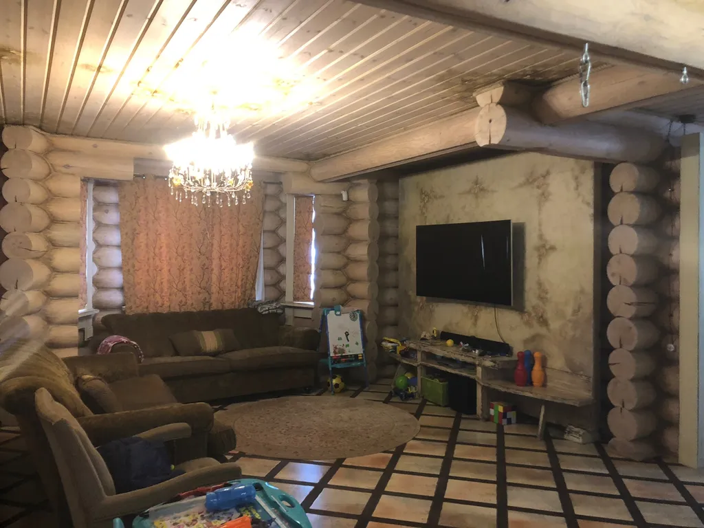 Коттедж с баней и беседкой из сруба