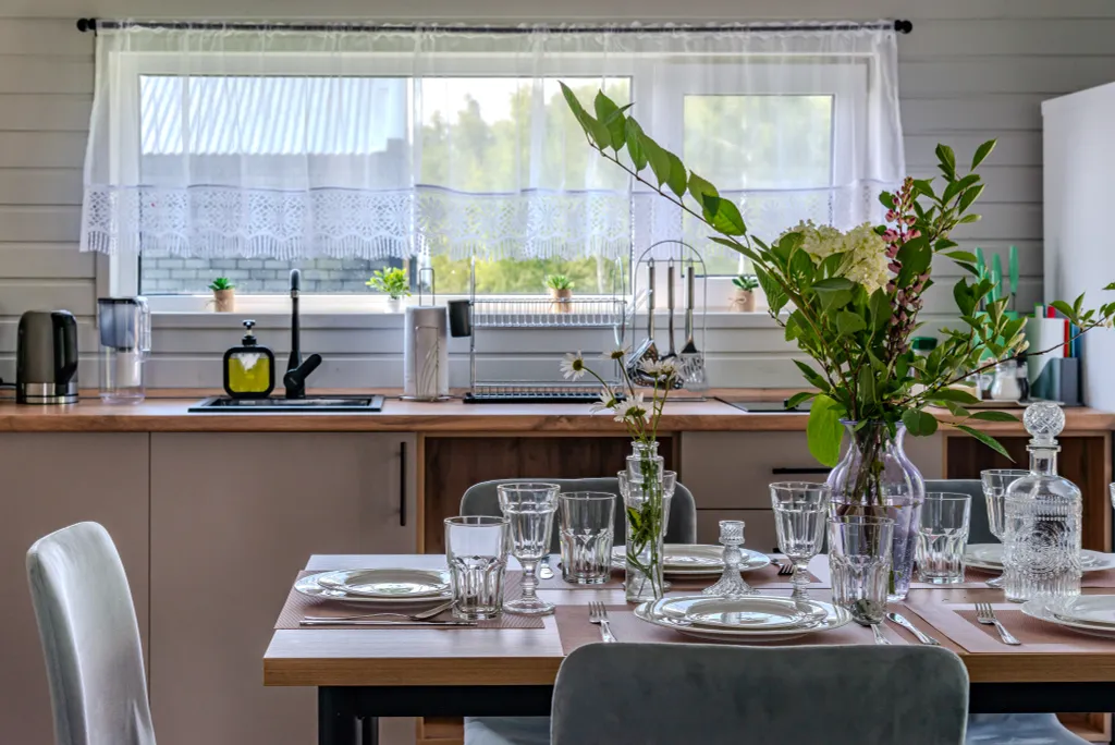 Алтайский - дом с костровой чашей и колонкой Алиса