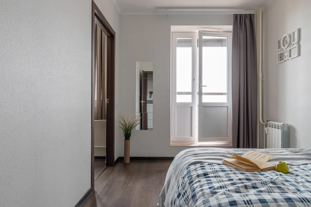 Двухкомнатная квартира для 6 гостей у метро Парнас || Сатин Хоум апарт