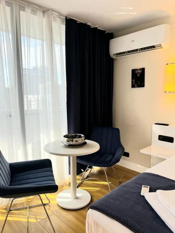 Трехместная студия на 1 линии с балконом и видом на море