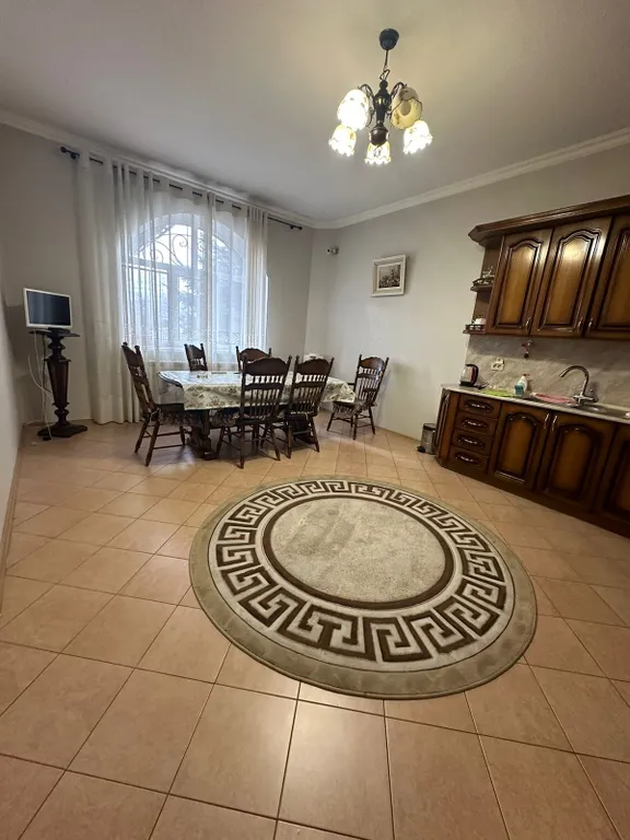 Гостиный уютный дом