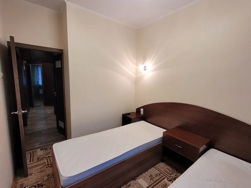 Студия с тремя спальнями, двумя с/у