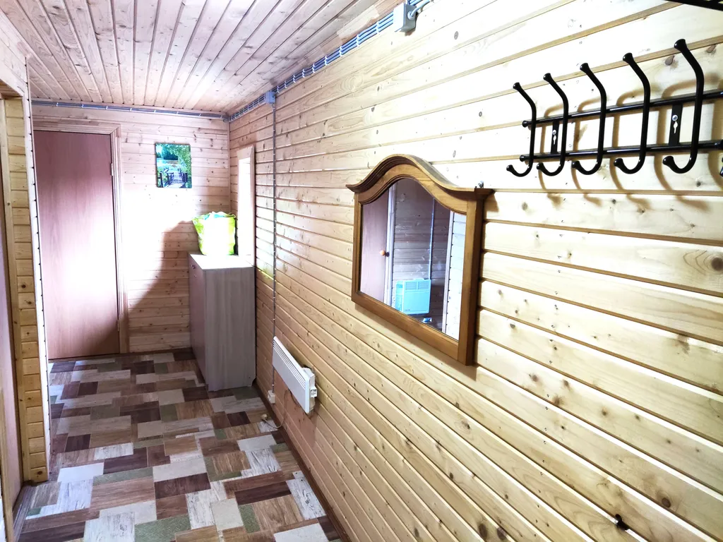 Домик у озера