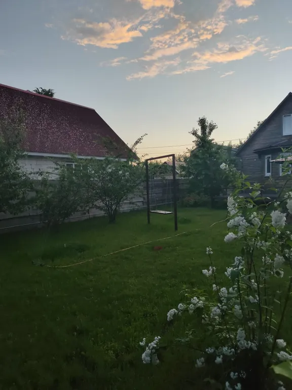 Уютная дача "Дом на дереве" в черте города