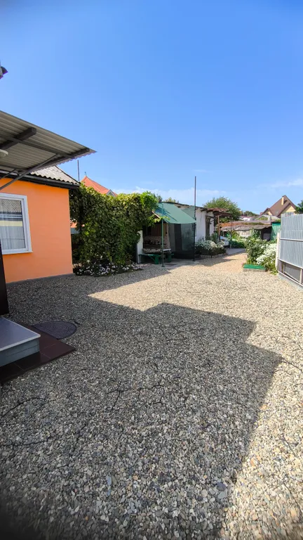 Целый дом, рядом море, центральный рынок и несколько парков