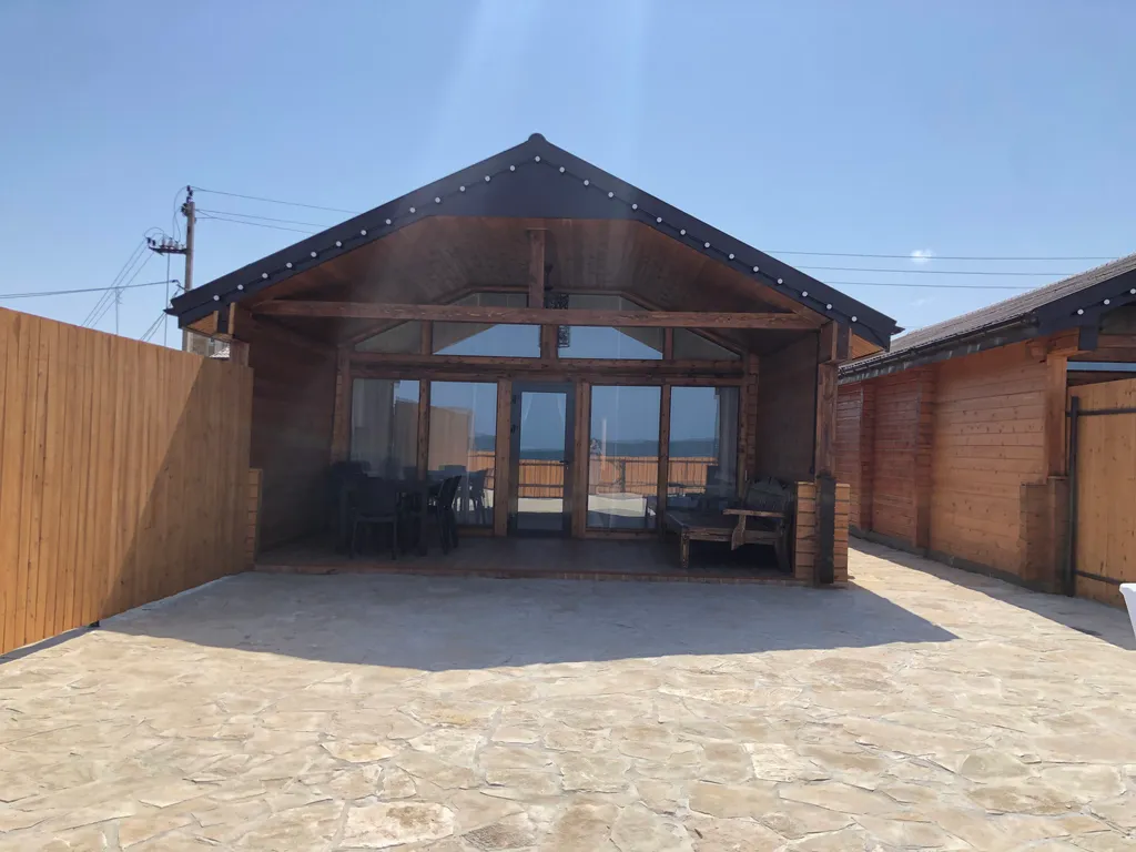 Дома, коттеджи целиком