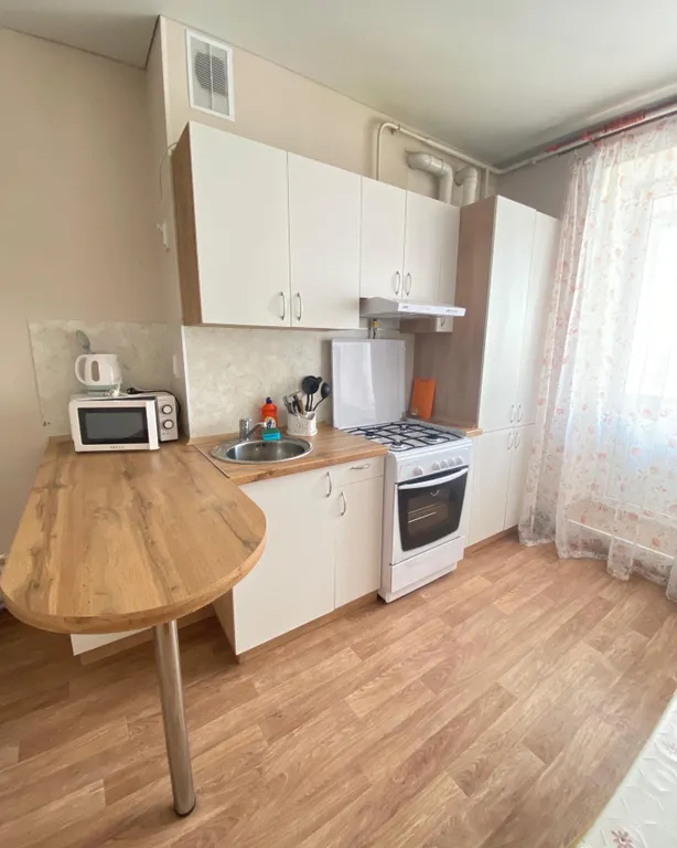 Солнечная квартира в центре города — аренда посуточно в Ейск