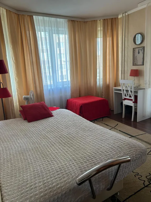 4-комнатная Квартира