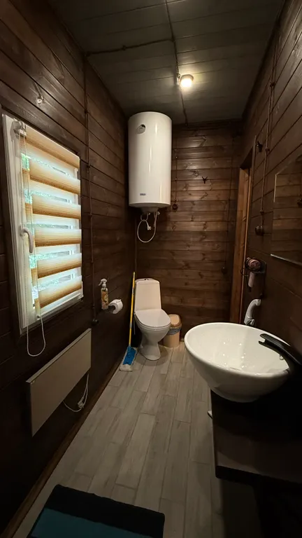 Уютный новый домик в лесу