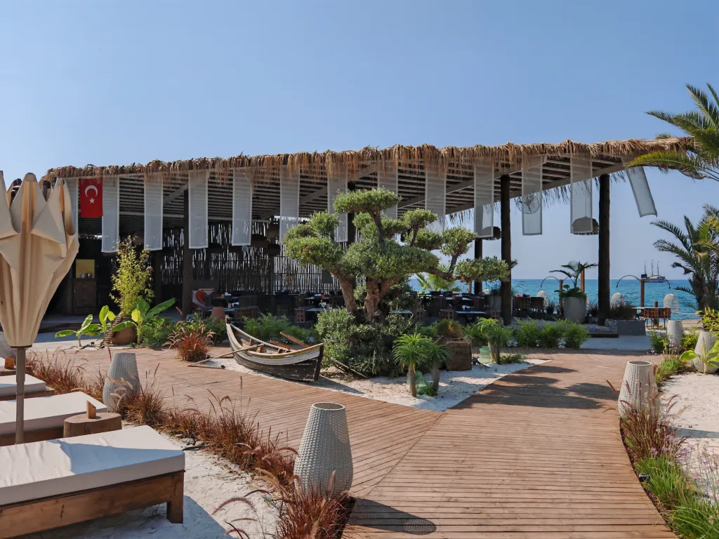 Квартира 2+1 duрlех в Azura World c видом на бассейн и аквапарком