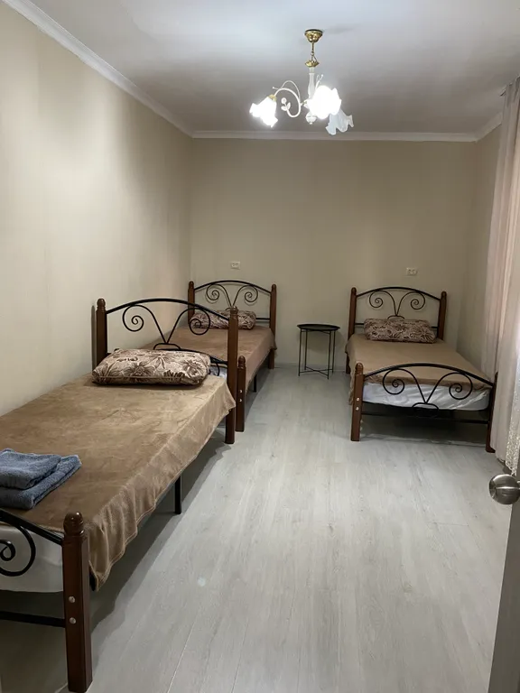 Квартира Комфортная 3-комнатная квартира на берегу песчаного пляжа — Сухум