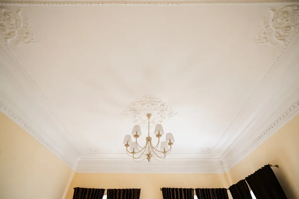 Квартира-студия в центре города с видом на Марьинский сквер