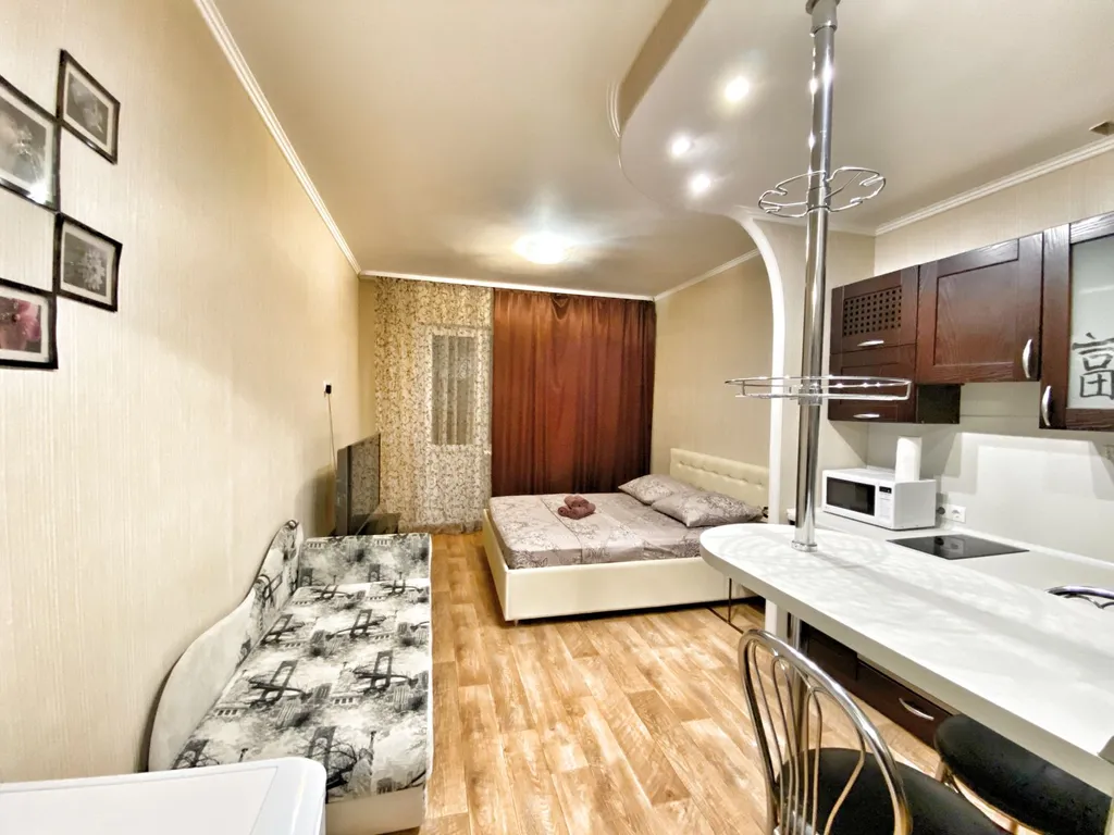 Уютная студия рядом с ТРЦ Аура, ЖД вокзалом, Аэопортом