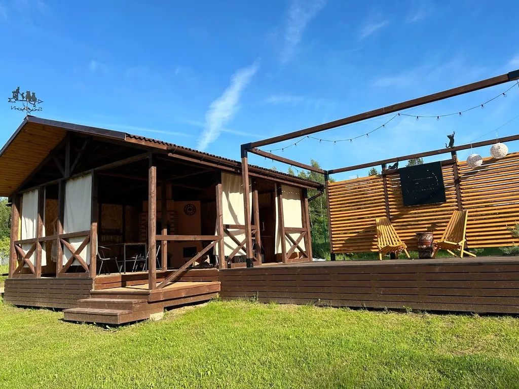 Дом под соснами