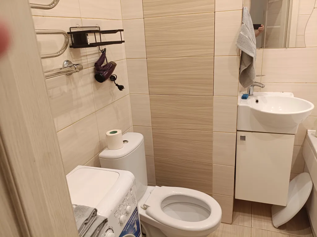 Уютная квартира-студия с большой угловой ванной