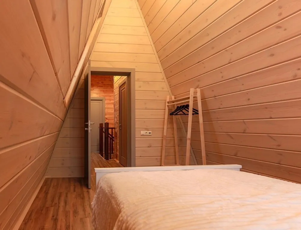 Большой дом a-frame в-небо с бассейном