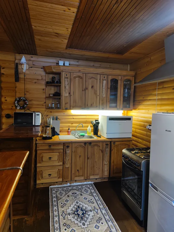 Дом с прудом