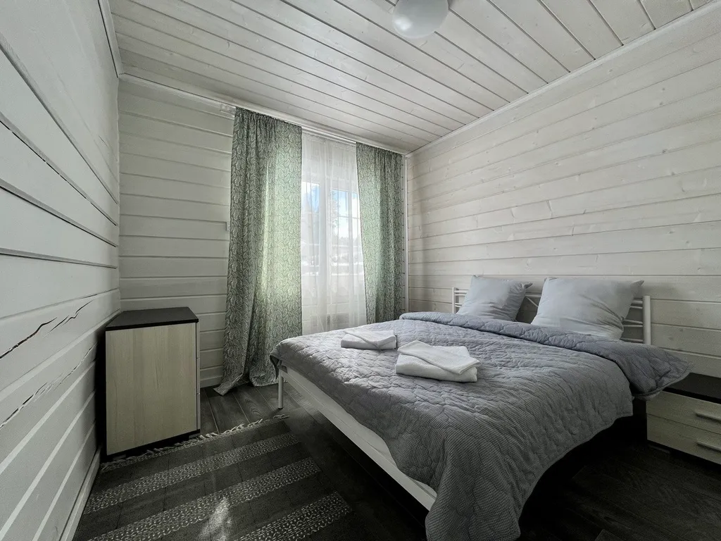 Большой дом N2 с сауной и камином на озере Лунном