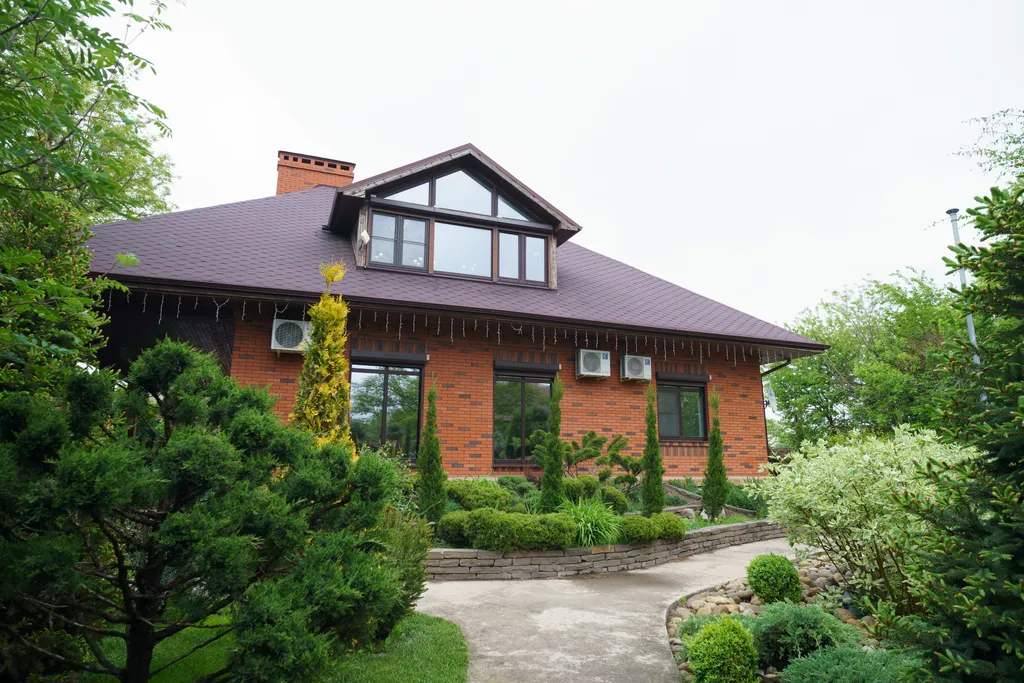 Загородный дом-шале "Pinebrook", аренда, у реки Дон. Сезонный бассейн.