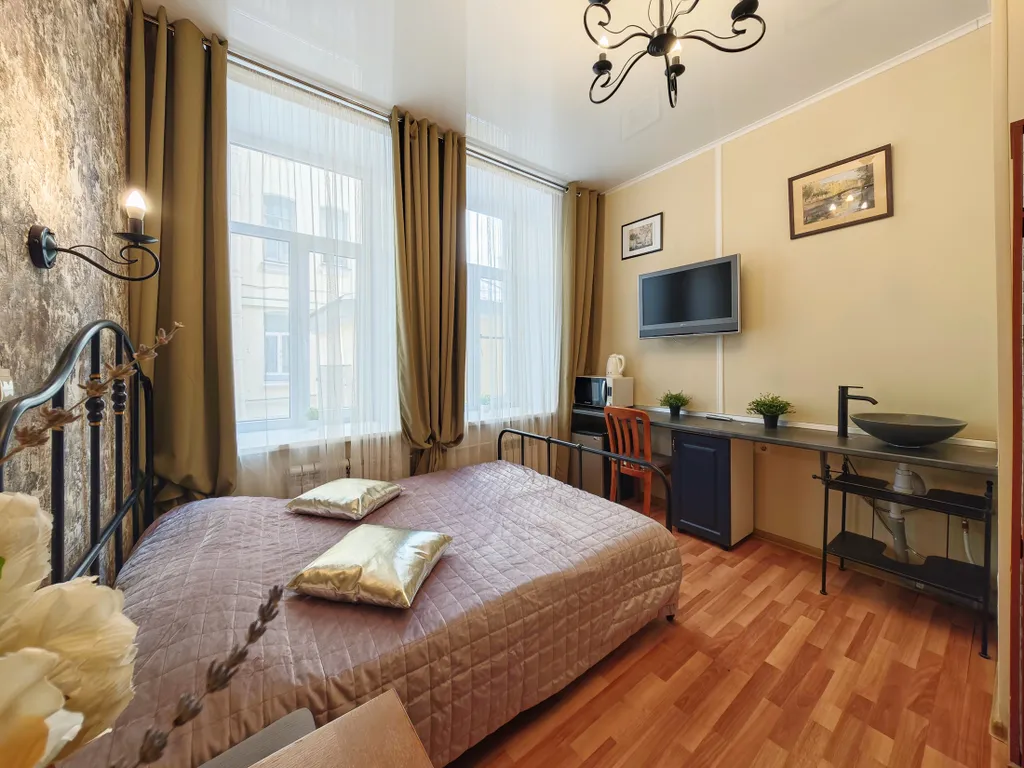 Уютная комната-студия на Невском