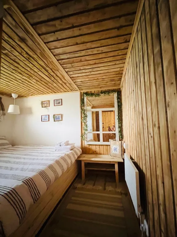 Уютный гостевой домик в саду