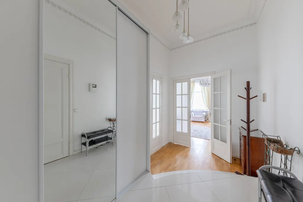 Эксклюзивная видовая квартира в центре