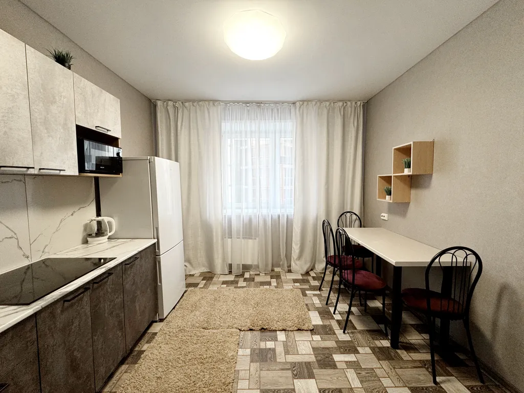 Квартира Квартира с новым современным ремонтом недалеко от ТРЦ Планета — Красноярск