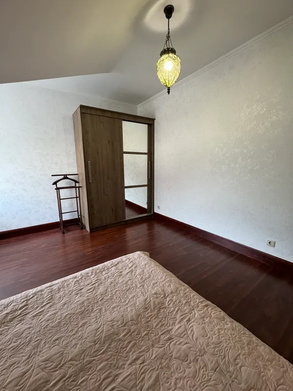 Шикарная квартира у центрального входа в парк