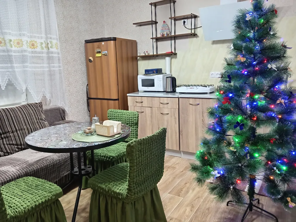 Коттедж Комфортный домик с парковкой во дворе и террасой на въезде в Брест — аренда посуточно в Брест