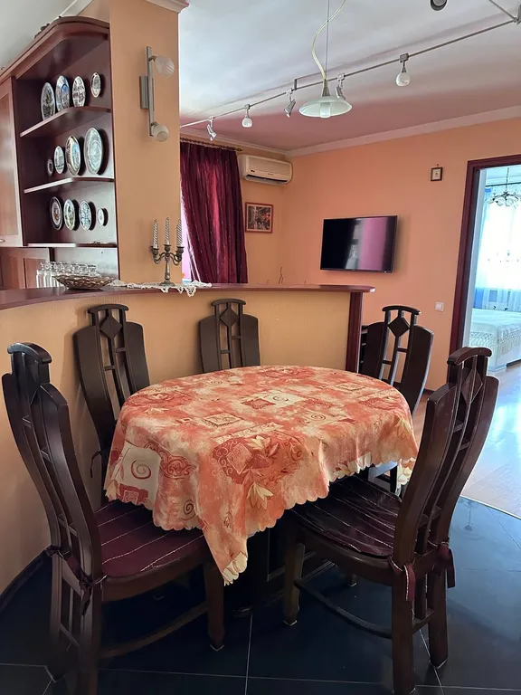 Двухкомнатная квартира с залом и видом на горы — аренда посуточно в Гурзуф