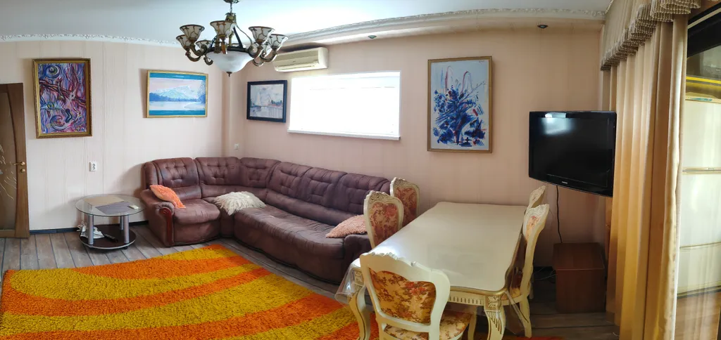 Уютная квартира в центре с видом на море