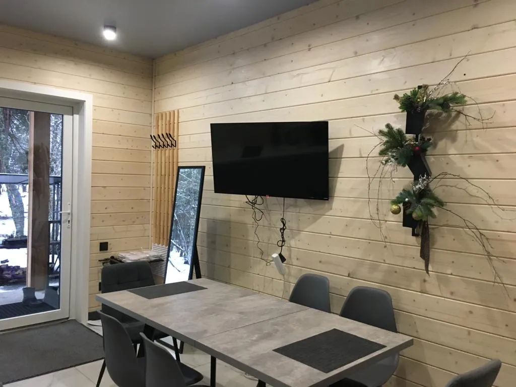 Коттедж в лесной зоне с тремя спальнями