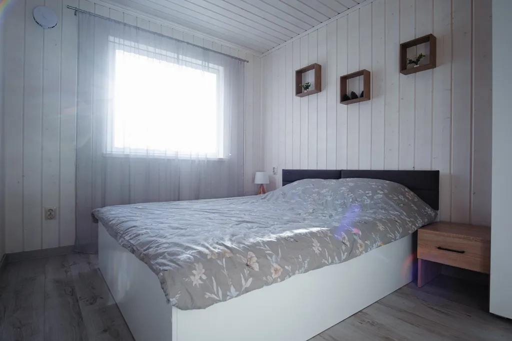 Коттедж Дом Barn house в хвойном лесу — Половина