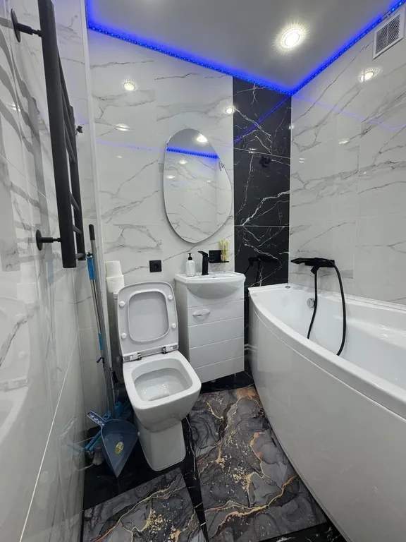 Двухкомнатная квартира в центре с дизайнерским ремонтом