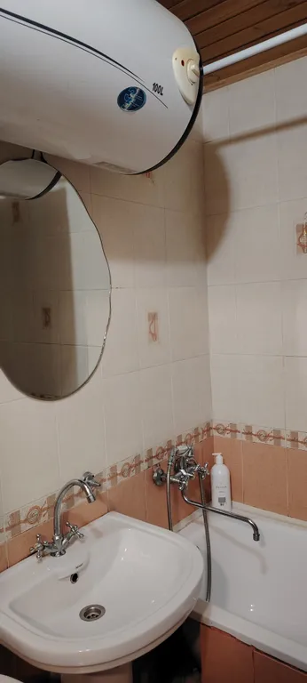 Двухкомнатная квартира с видом на горы и балконом