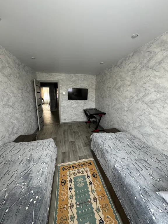 3-х комнатная квартира в центре Айхала