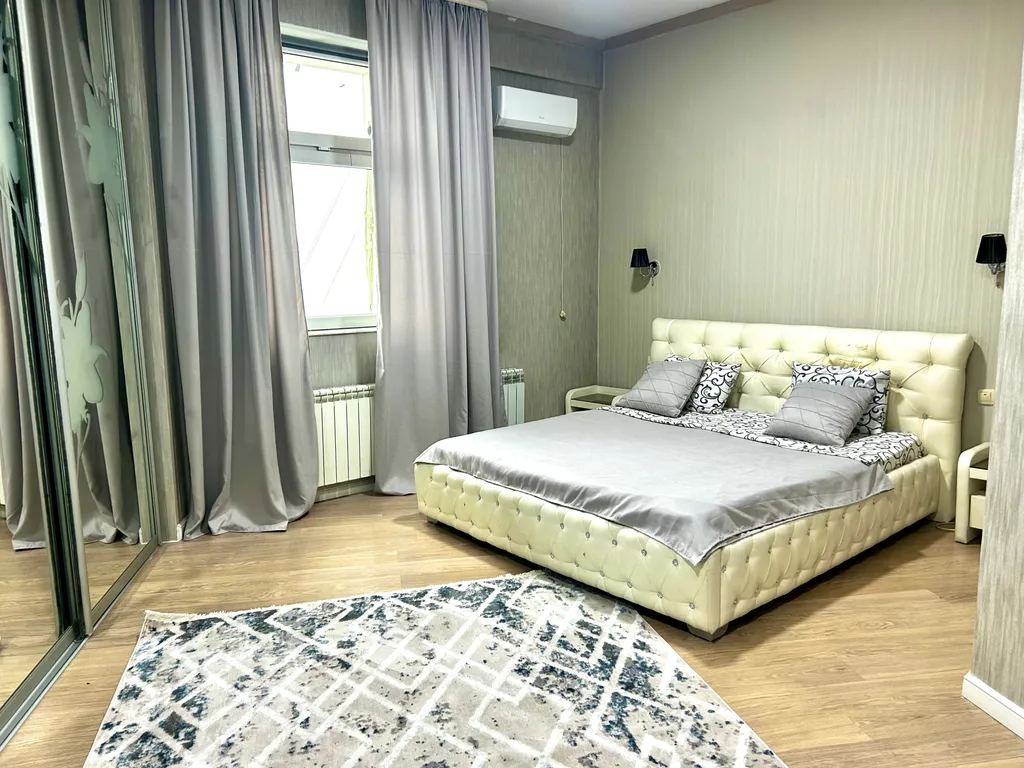 4-комнатная Квартира — аренда посуточно в Алматы