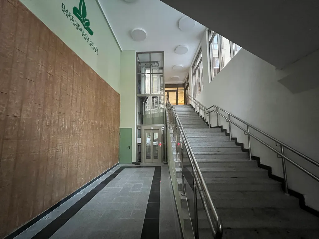 Потрясающий вид с 21 этажа в новой дизайнерской квартире в центре