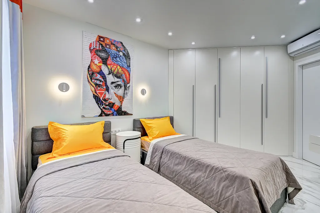 Квартира Квартира Двухкомнатная с 2 санузлами, проектором на балконе, бассейном на территории — Адлер