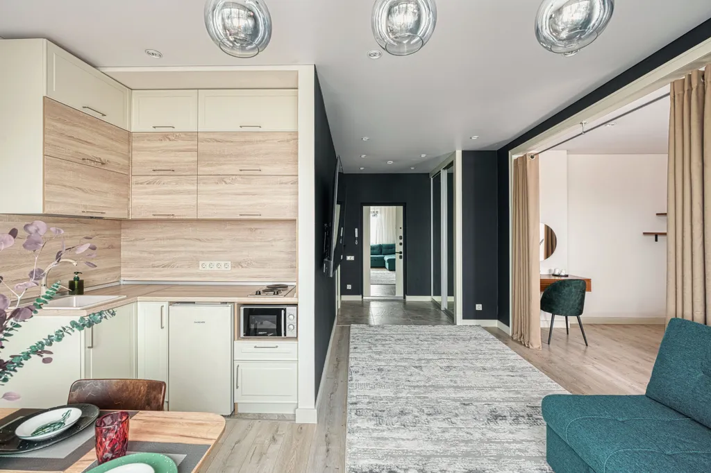 Современный апартамент в центре с видом на город и горы у метро