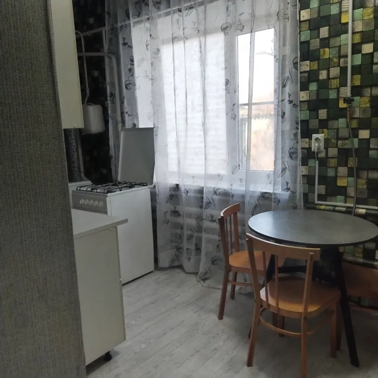 Уютный дом в станице Должанской без хозяев