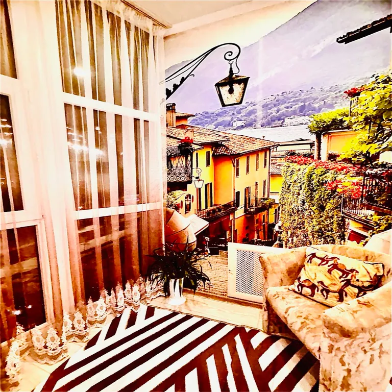 Студия с панорамным видом на набережную