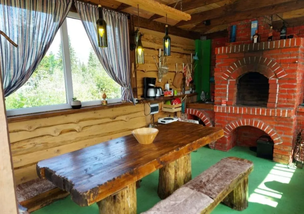 Уютный дом с видом на горы