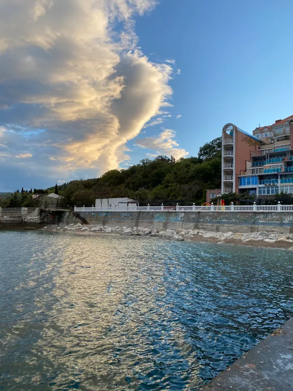 Уютные апартаменты с видом на горы в Элит Лазурном