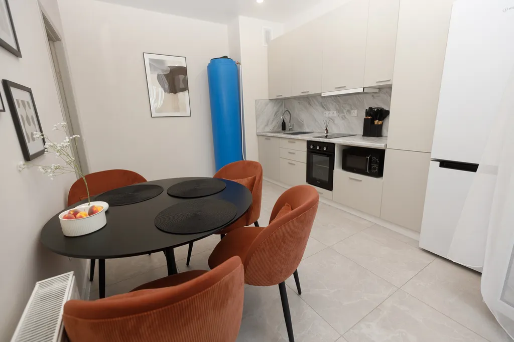 Стильная квартира в новостройке с видом на парк и море