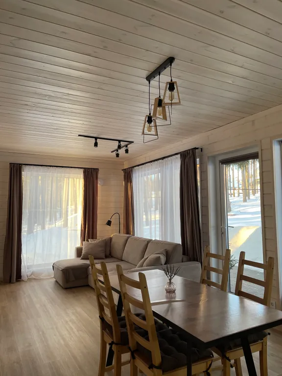 Уютный дом с живописным видом на лес