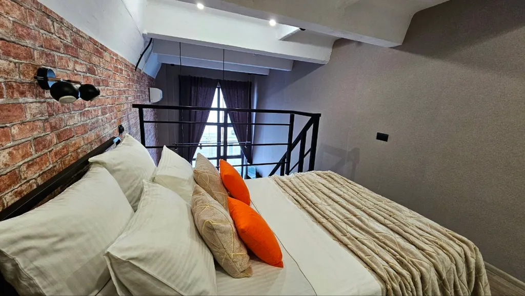 Двухуровневая студия недалеко от ЖД и автовокзала