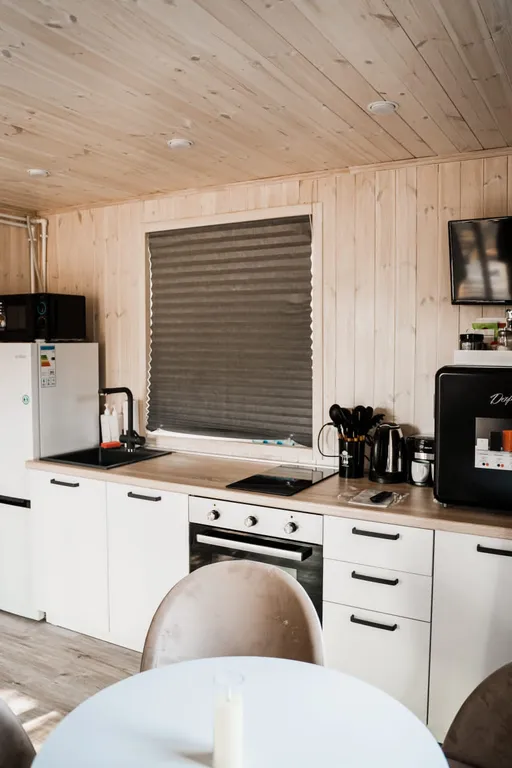 Уютный дом в сосновом лесу